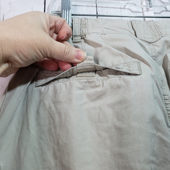 Columbia Women's Convertible Pants Khaki Size 12. - Picture 5 of 8